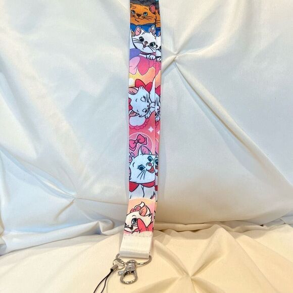 Disney Cats Lanyard Marie Keychain ID Credit Card Badge Holder Key Holder NEW - Picture 3 of 5